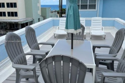 Condominio en venta en Hollywood, Florida, 2 dormitorios, 133.31 m2 № 802419 - foto 24