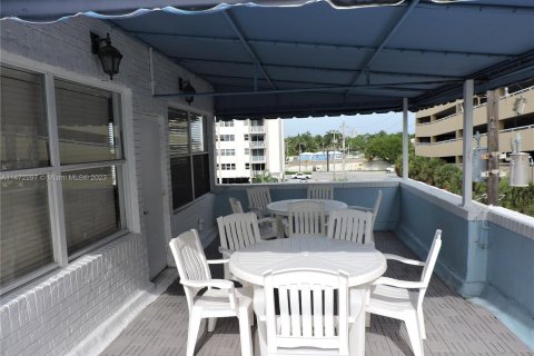 Condo in Hollywood, Florida, 2 bedrooms  № 802419 - photo 3