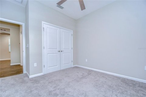 House in Tampa, Florida 3 bedrooms, 153.66 sq.m. № 1344231 - photo 15