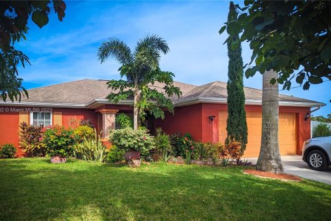 Villa ou maison à vendre à Lehigh Acres, Floride: 3 chambres № 876258 - photo 1