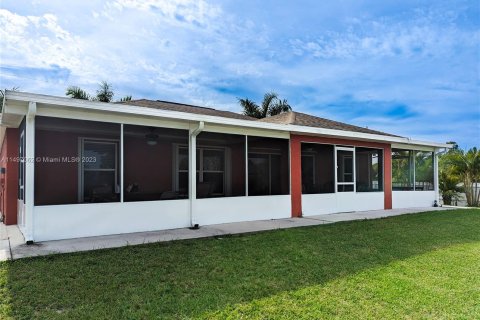 Villa ou maison à vendre à Lehigh Acres, Floride: 3 chambres № 876258 - photo 14
