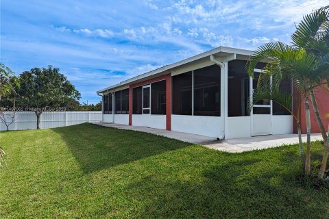 Villa ou maison à vendre à Lehigh Acres, Floride: 3 chambres № 876258 - photo 13