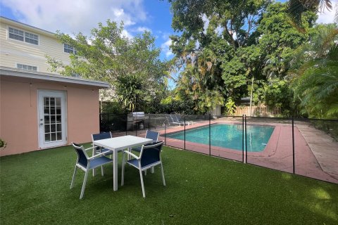 Villa ou maison à louer à Fort Lauderdale, Floride: 2 chambres, 102.94 m2 № 752428 - photo 23