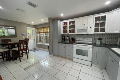 Villa ou maison à louer à Fort Lauderdale, Floride: 2 chambres, 102.94 m2 № 752428 - photo 19