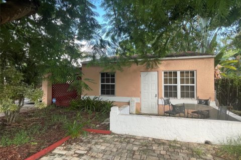 Villa ou maison à louer à Fort Lauderdale, Floride: 2 chambres, 102.94 m2 № 752428 - photo 2