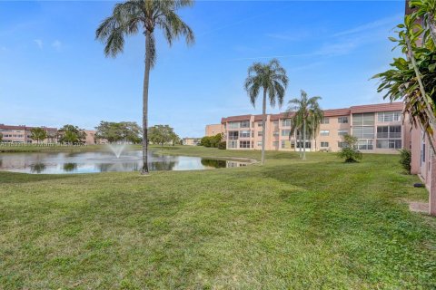 Copropriété à vendre à Sunrise, Floride: 1 chambre, 69.68 m2 № 1008905 - photo 18