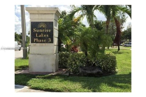 Condo in Sunrise, Florida, 1 bedroom  № 1008905 - photo 21