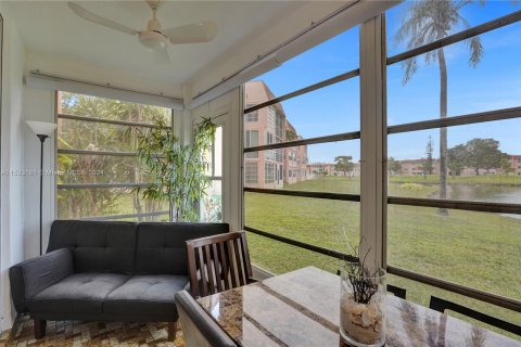 Copropriété à vendre à Sunrise, Floride: 1 chambre, 69.68 m2 № 1008905 - photo 7