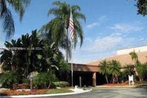 Condo in Sunrise, Florida, 1 bedroom  № 1008905 - photo 22