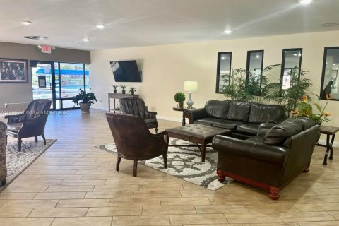 Condominio en venta en Sunrise, Florida, 1 dormitorio, 69.68 m2 № 1008905 - foto 25