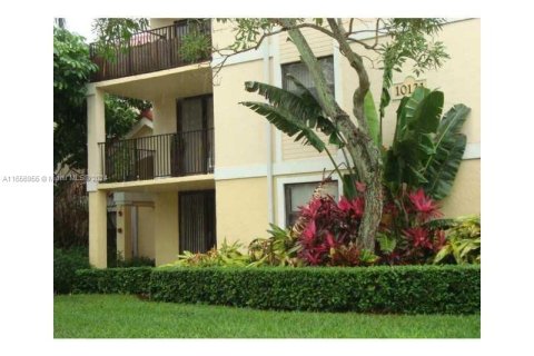 Condo in Plantation, Florida, 1 bedroom  № 1357273 - photo 1