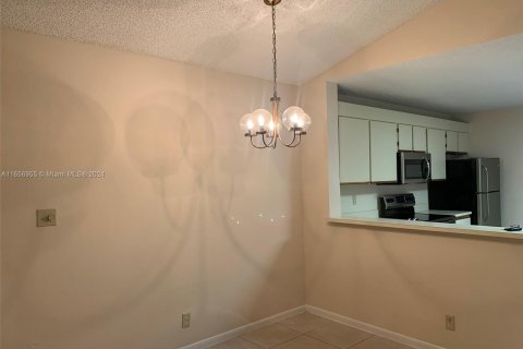 Condo in Plantation, Florida, 1 bedroom  № 1357273 - photo 16