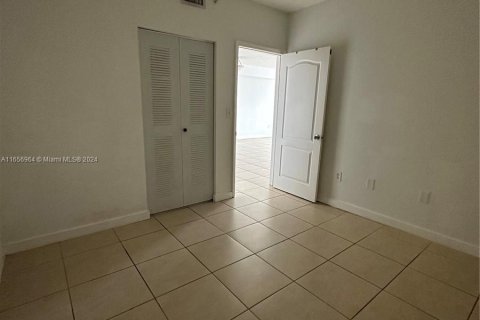 Copropriété à louer à Miami, Floride: 2 chambres, 80.45 m2 № 1357275 - photo 9