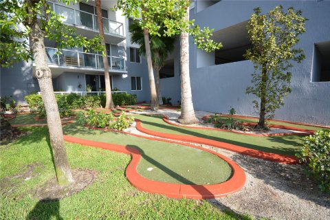 Condominio en alquiler en Miami, Florida, 2 dormitorios, 80.45 m2 № 1357275 - foto 25