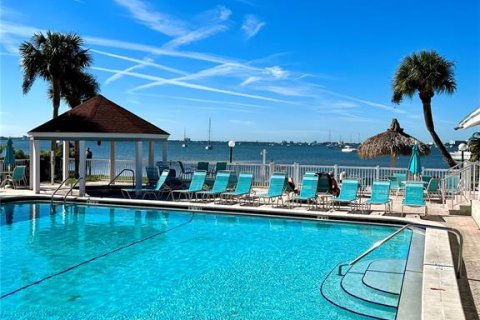 Condo in Saint Petersburg, Florida, 2 bedrooms  № 1358433 - photo 26