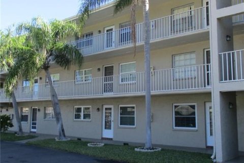 Condominio en venta en Dunedin, Florida, 2 dormitorios, 89.65 m2 № 1406646 - foto 1