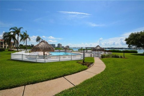 Condo in Saint Petersburg, Florida, 2 bedrooms  № 319923 - photo 26