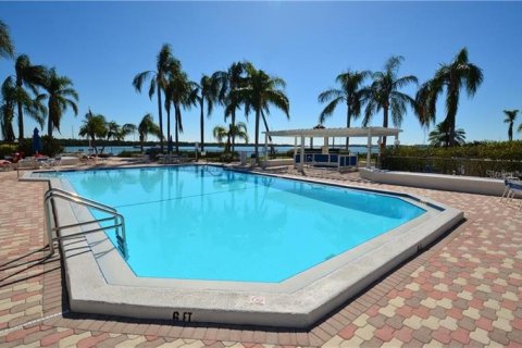 Condominio en alquiler en Saint Petersburg, Florida, 2 dormitorios, 97.55 m2 № 319923 - foto 27