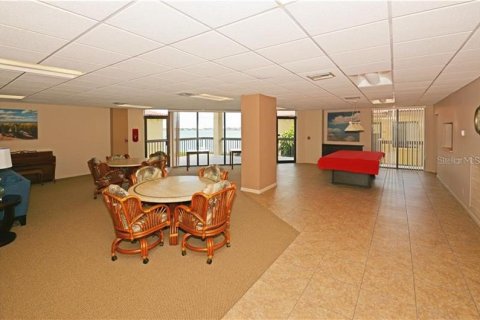 Condo in Saint Petersburg, Florida, 2 bedrooms  № 319923 - photo 23