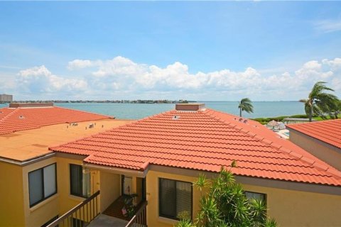 Condominio en alquiler en Saint Petersburg, Florida, 2 dormitorios, 97.55 m2 № 319923 - foto 30