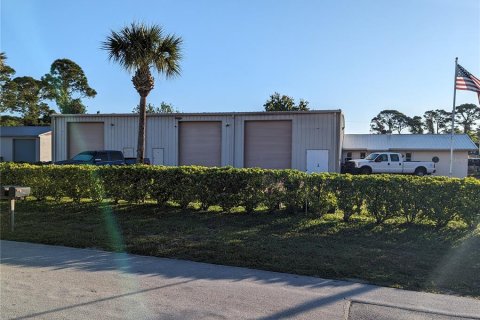 Immobilier commercial à vendre à Edgewater, Floride: 460.42 m2 № 1283064 - photo 1