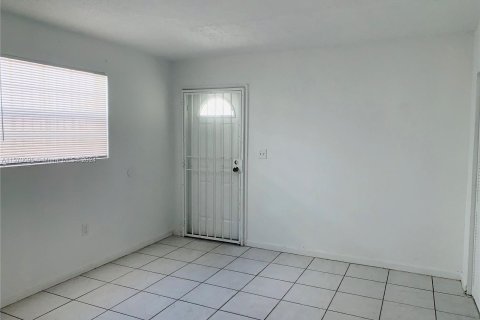 Appartement à louer à Miami, Floride: 3 chambres, 198.9 m2 № 1119752 - photo 3
