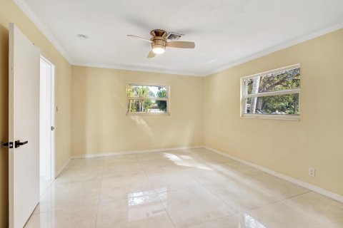 House in Lighthouse Point, Florida 3 bedrooms, 163.14 sq.m. № 815469 - photo 10