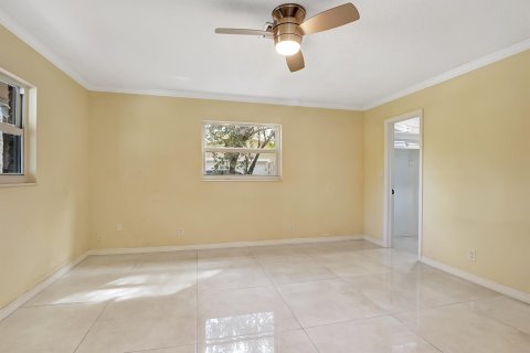 House in Lighthouse Point, Florida 3 bedrooms, 163.14 sq.m. № 815469 - photo 13