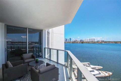 Condo in Aventura, Florida, 2 bedrooms  № 1007420 - photo 15