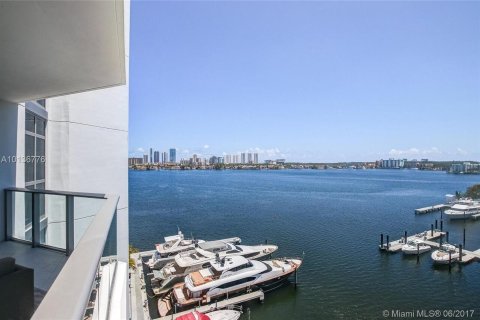 Condo in Aventura, Florida, 2 bedrooms  № 1007420 - photo 12