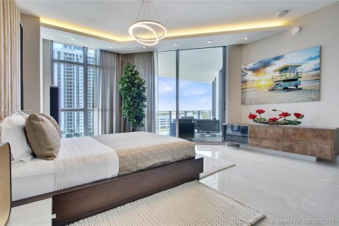 Condo in Aventura, Florida, 2 bedrooms  № 1007420 - photo 28