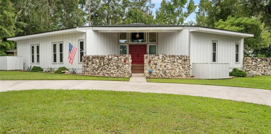 House in Lake City, Florida 4 bedrooms, 321.81 sq.m. № 1342125