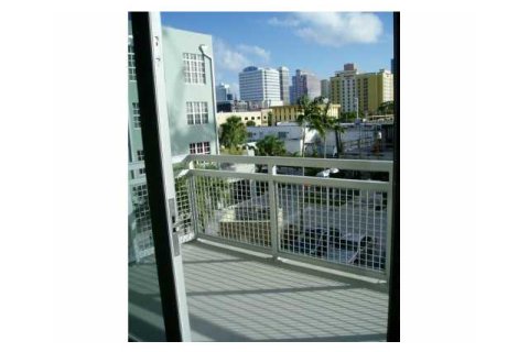 Condominio en venta en Fort Lauderdale, Florida, 1 dormitorio, 101.91 m2 № 1225619 - foto 1