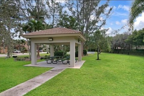 House in Lake Worth, Florida 5 bedrooms, 372.45 sq.m. № 1225620 - photo 8