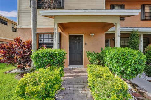 Townhouse in Pembroke Pines, Florida 2 bedrooms, 113.71 sq.m. № 1282569 - photo 3