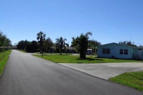 Terreno en venta en Punta Gorda, Florida № 911853 - foto 5