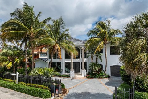 Villa ou maison à vendre à Fort Lauderdale, Floride: 5 chambres, 348.1 m2 № 1159349 - photo 1