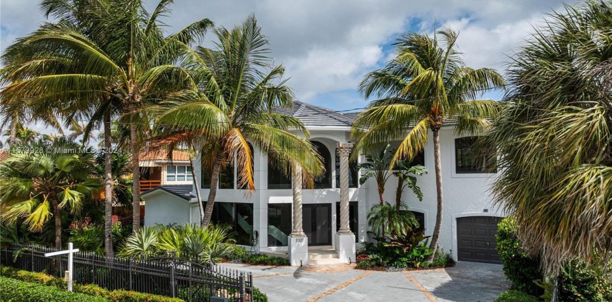 Villa ou maison à Fort Lauderdale, Floride 5 chambres, 348.1 m2 № 1159349