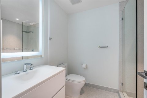 Casa en venta en Fort Lauderdale, Florida, 5 dormitorios, 348.1 m2 № 1159349 - foto 25