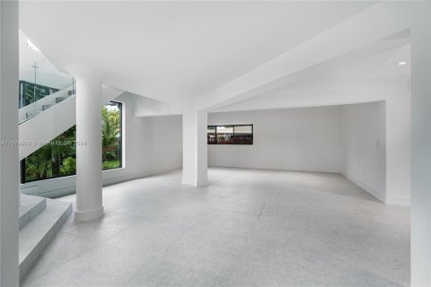 House in Fort Lauderdale, Florida 5 bedrooms, 348.1 sq.m. № 1159349 - photo 9