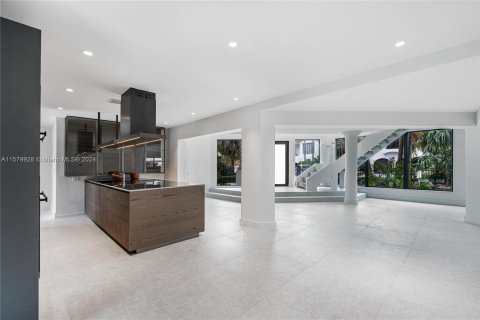 Casa en venta en Fort Lauderdale, Florida, 5 dormitorios, 348.1 m2 № 1159349 - foto 8