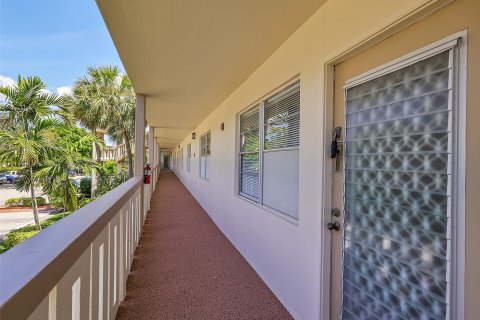 Condo in Coconut Creek, Florida, 2 bedrooms  № 1159477 - photo 28