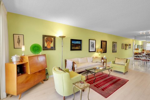 Condo in Coconut Creek, Florida, 2 bedrooms  № 1159477 - photo 20