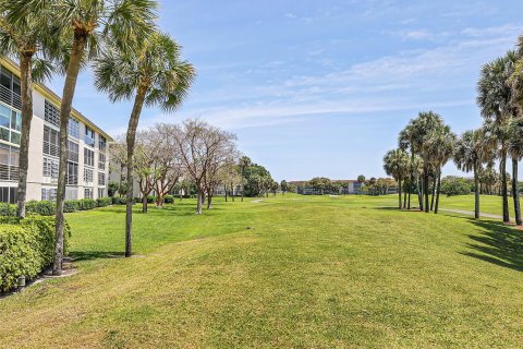 Condo in Coconut Creek, Florida, 2 bedrooms  № 1159477 - photo 3