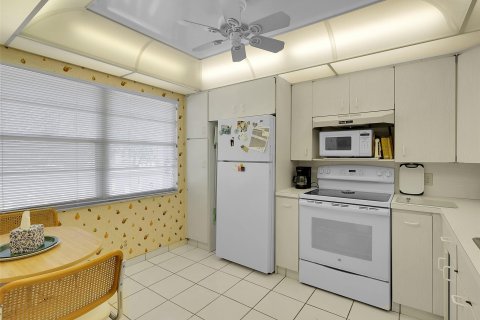 Condo in Coconut Creek, Florida, 2 bedrooms  № 1159477 - photo 25