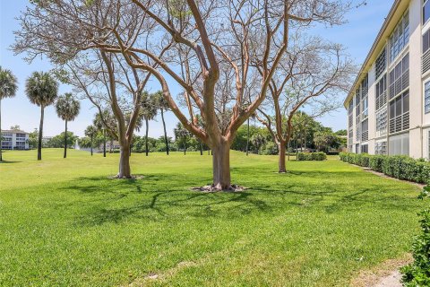 Condo in Coconut Creek, Florida, 2 bedrooms  № 1159477 - photo 5