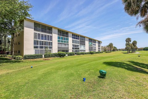 Condo in Coconut Creek, Florida, 2 bedrooms  № 1159477 - photo 4