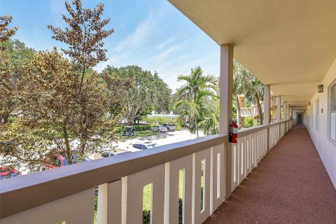 Condo in Coconut Creek, Florida, 2 bedrooms  № 1159477 - photo 27