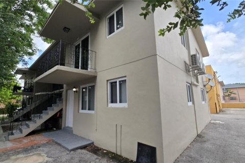 Immobilier commercial à vendre à Miami, Floride: 419.92 m2 № 1305841 - photo 4