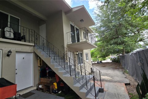 Immobilier commercial à vendre à Miami, Floride: 419.92 m2 № 1305841 - photo 3